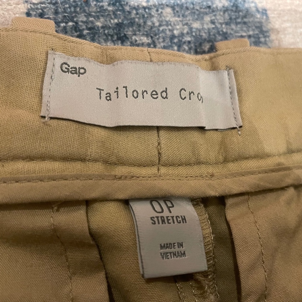 Gap Khaki Tailored Crop Pant - Perfect for summer